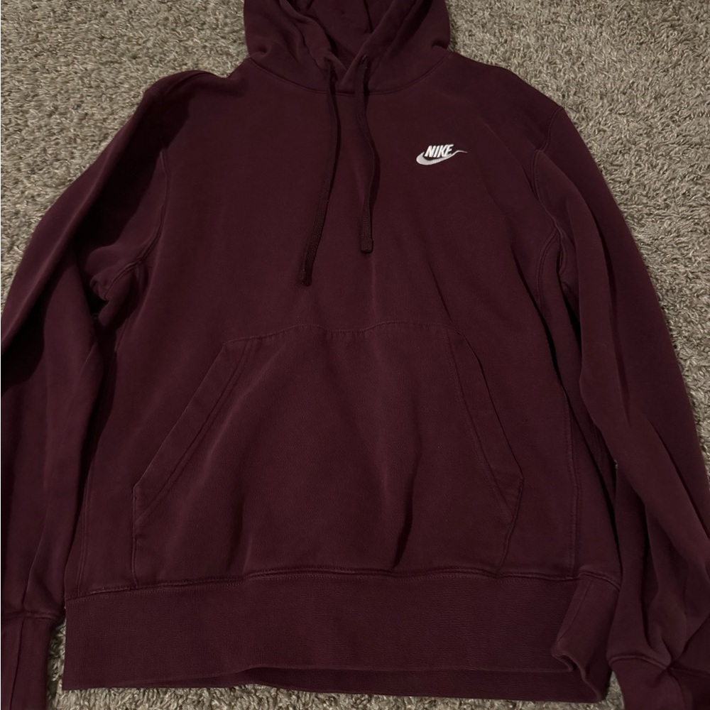 Nike Sweatshirt Classic Athletic Design